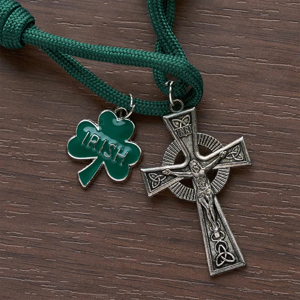 Irlandzki różaniec kieszonkowy z paracordu z błogosławieństwem i celtyckim krucyfiksem
