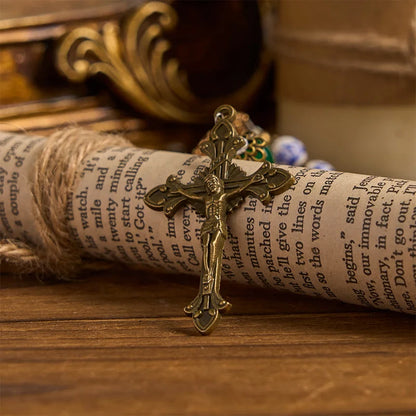Divine Serenity Ręcznie robiony różaniec kwiatowy: Matka Boska z Guadalupe i krucyfiks 8 mm z ceramiki i jadeitu