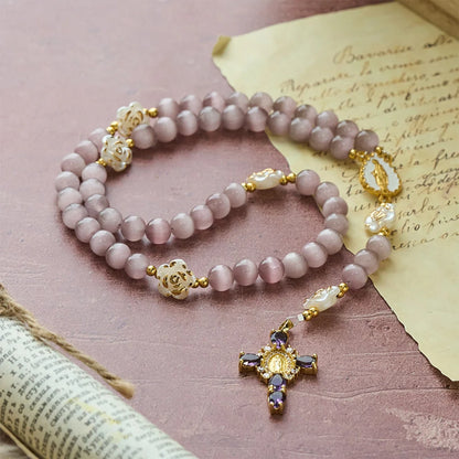 Różaniec Cat's Eye & Rose w kolorze lawendowym i różowym: centralna ozdoba Matki Boskiej do łagodnej modlitwy