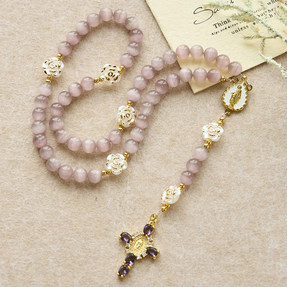 Różaniec Cat's Eye & Rose w kolorze lawendowym i różowym: centralna ozdoba Matki Boskiej do łagodnej modlitwy