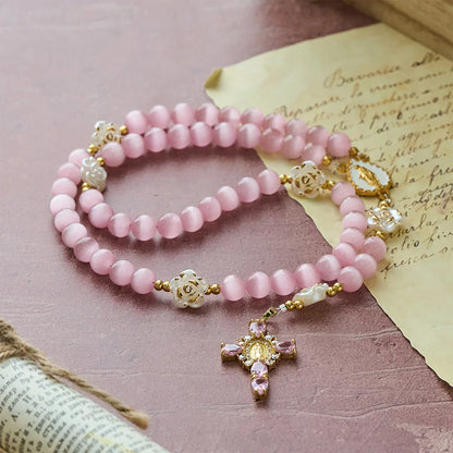 Różaniec Cat's Eye & Rose w kolorze lawendowym i różowym: centralna ozdoba Matki Boskiej do łagodnej modlitwy