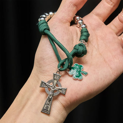 Irlandzki różaniec kieszonkowy z paracordu z błogosławieństwem i celtyckim krucyfiksem
