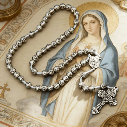 Centrum Świętej Rodziny Różaniec z krucyfiksem i koralikami z grawerunkiem krzyża: Symbol świętego
