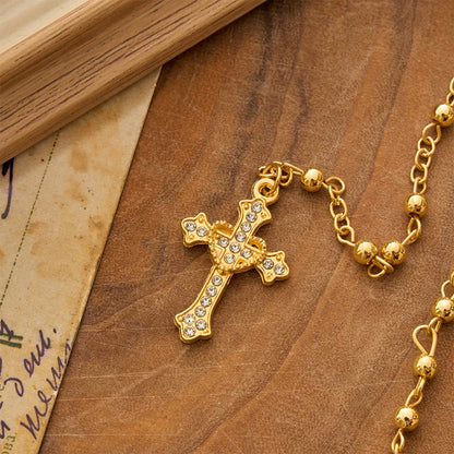 ze szczegółowym krucyfiksem: symbol cichego, niebiańskiego miłosierdzia