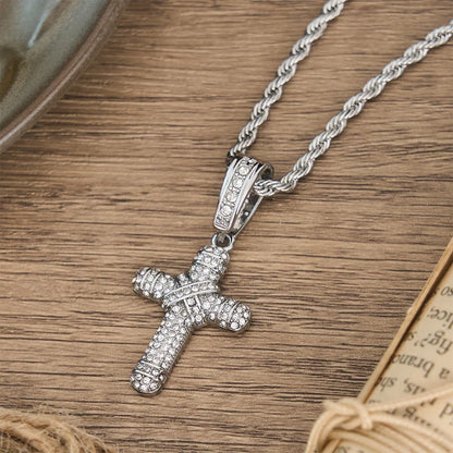 Naszyjnik z krzyżem na łańcuszku Iced Out Rope: Symbol ponadczasowej niebiańskiej łaski