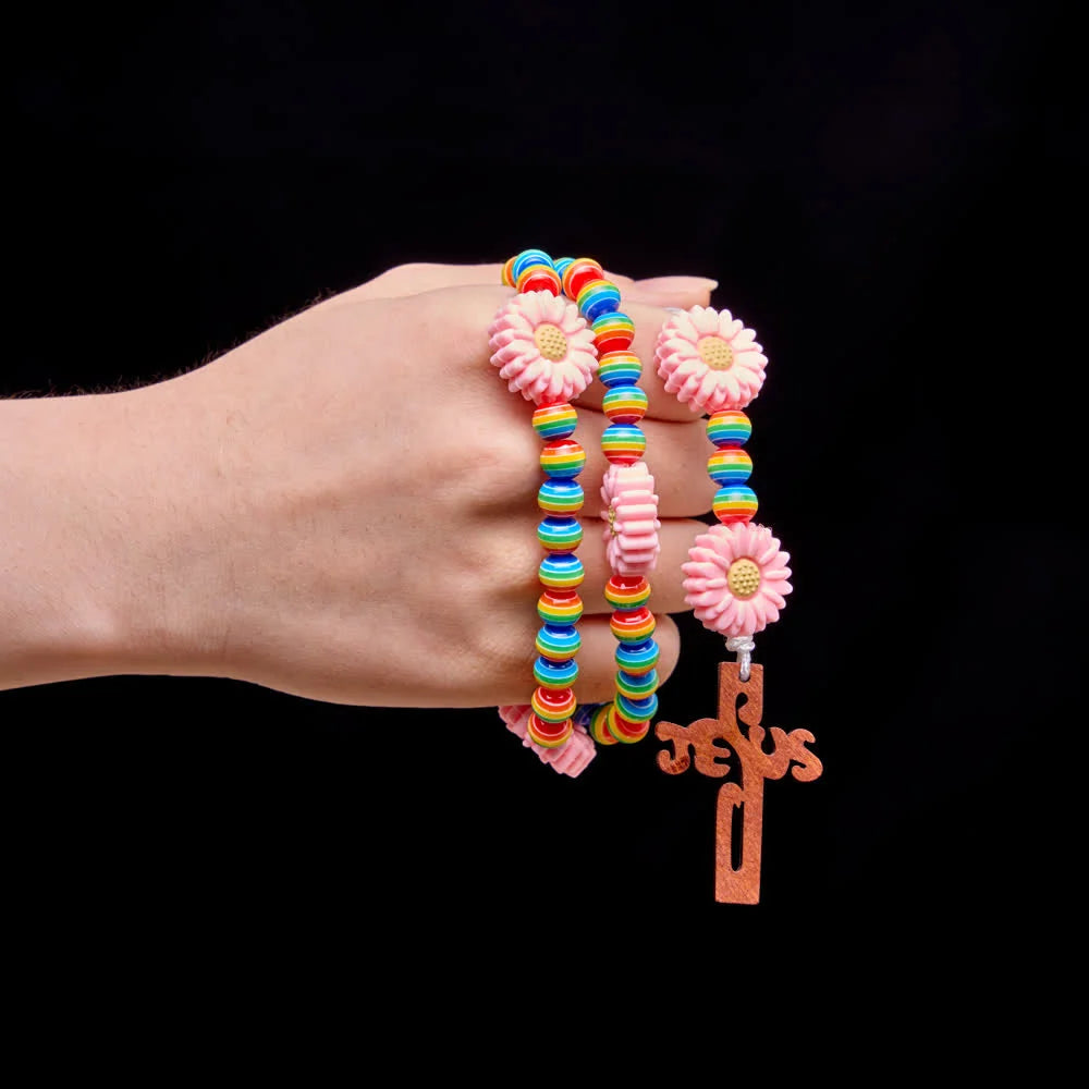Rainbow Candy Stripe Bead z różowymi stokrotkami i krzyżem Jezusa