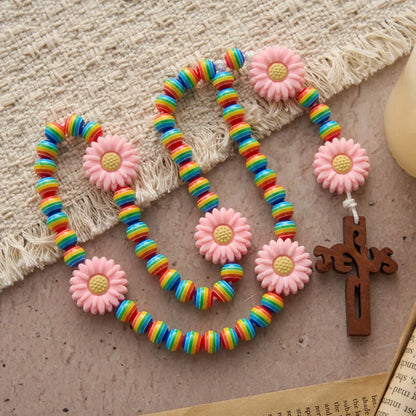 Rainbow Candy Stripe Bead z różowymi stokrotkami i krzyżem Jezusa