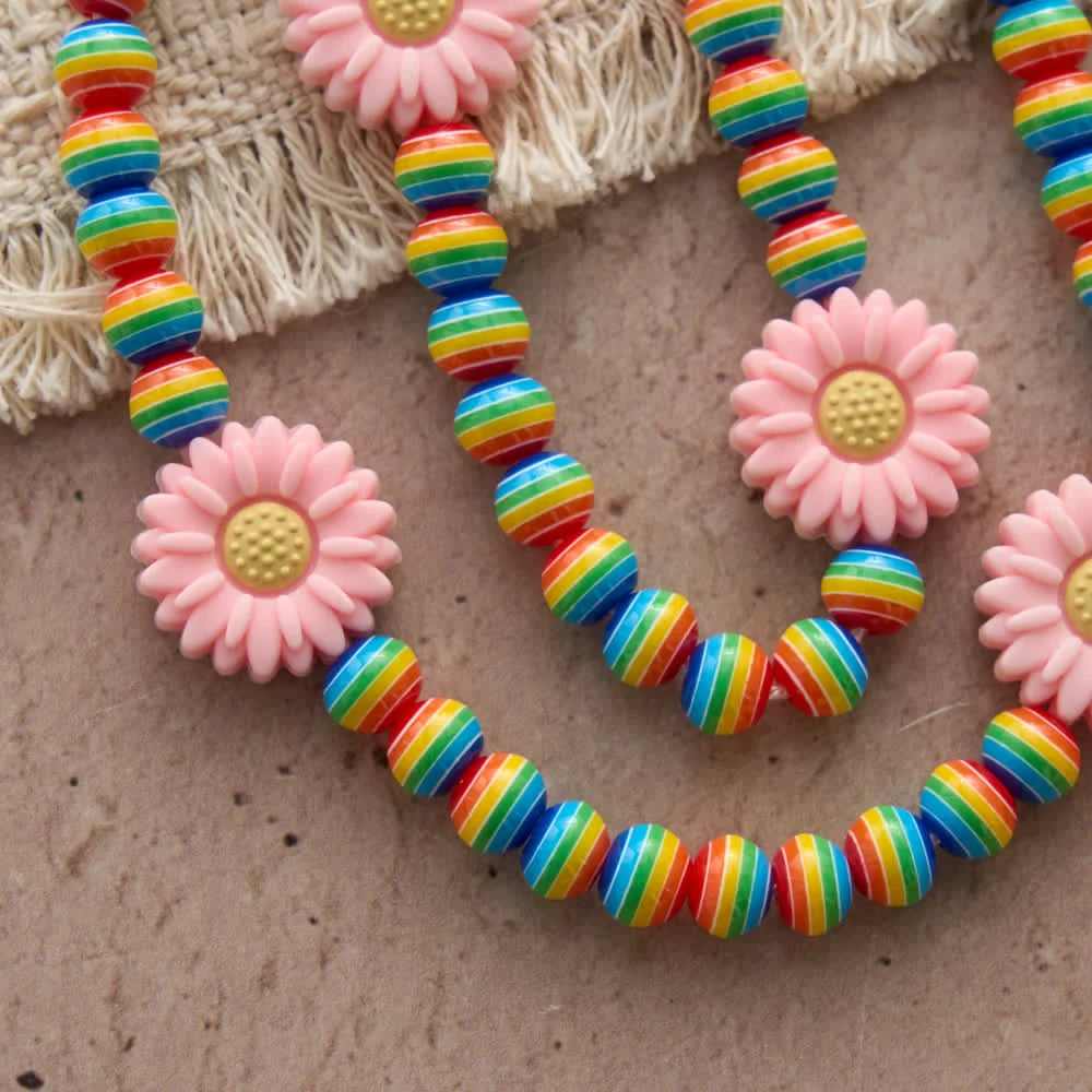 Rainbow Candy Stripe Bead z różowymi stokrotkami i krzyżem Jezusa